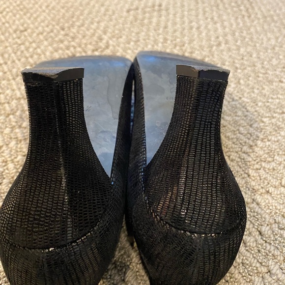 Thierry Rabotin Black Leather Pumps - Picture 9 of 13